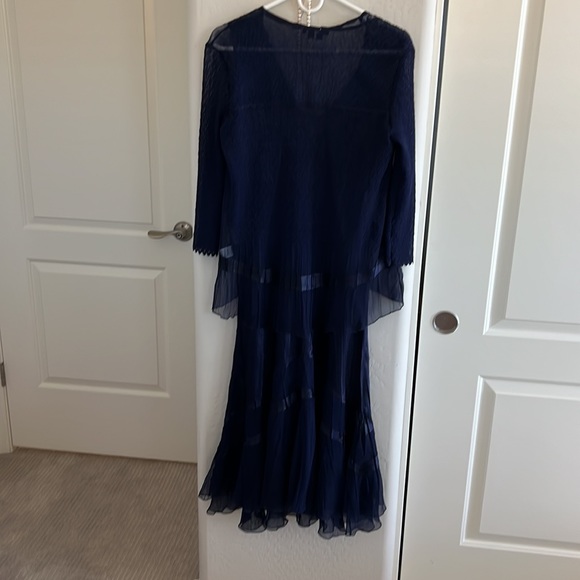 Komarov Blue V-Neck 3/4 Sleeve Pleated 2-Piece Jacket Dress - Picture 6 of 10